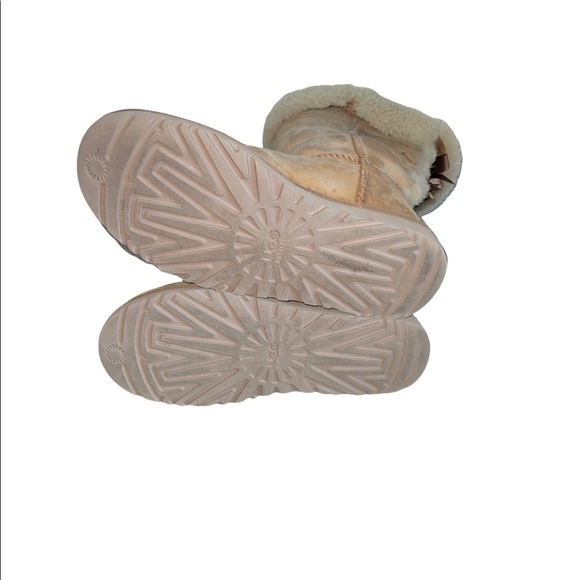 UGG CLASSIC TALL BAILEY BOW II TRIPLET WATER RESISTANT BOOTS. SIZE 8 - Picture 9 of 14